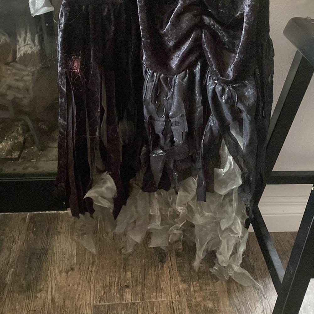 Gothic Angel Halloween costume - Picture 8 of 16